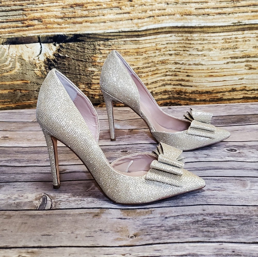 Betsey Johnson Parisss Gold Glitter Heels 6.5